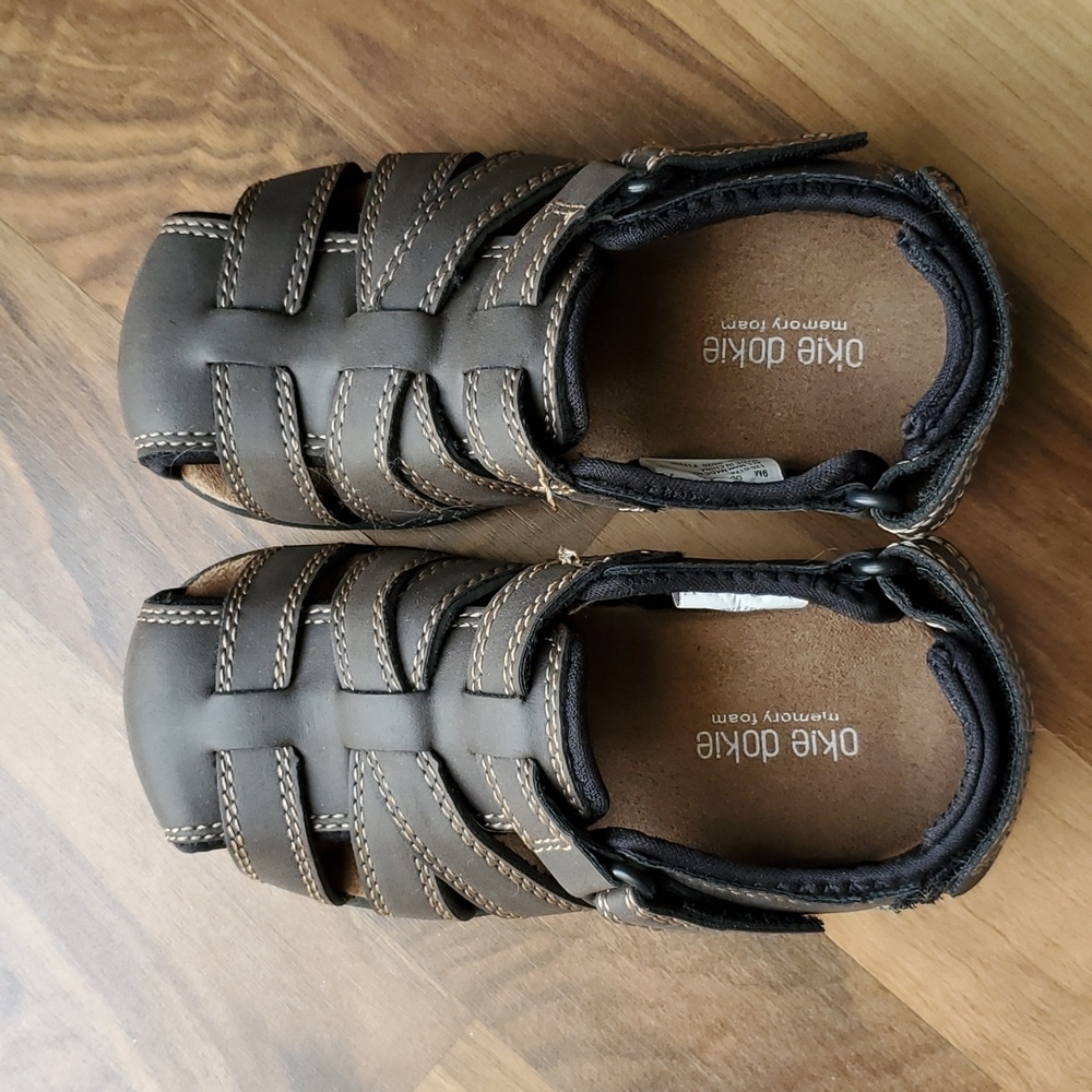 Okie Dokie Brown Sandals